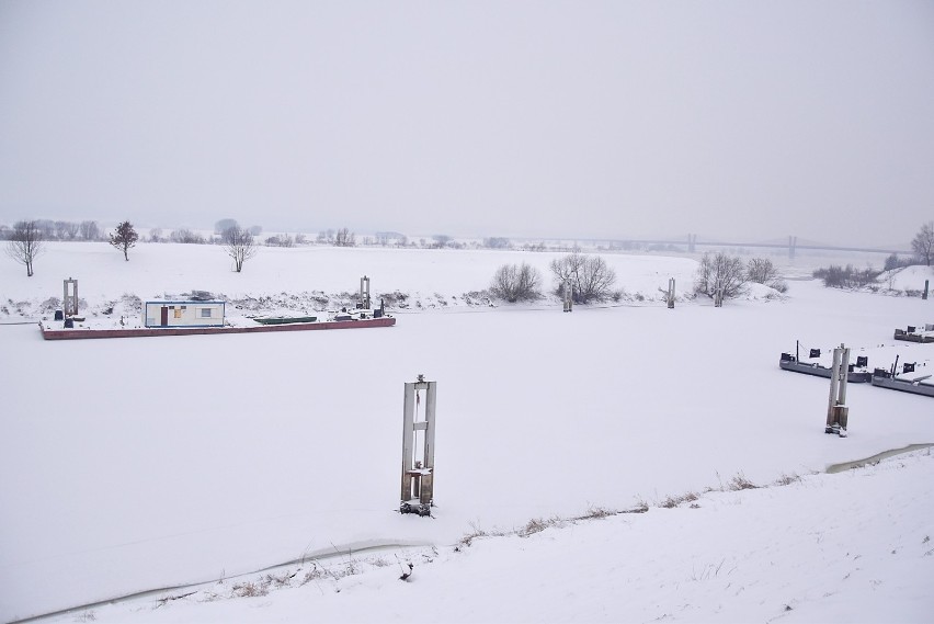 Korzeniewska przystań nad Wisłą w zimowej odsłonie