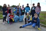 Uczniowie z SP w Suchym Dębie przyłączyli się do akcji Sprzątanie świata