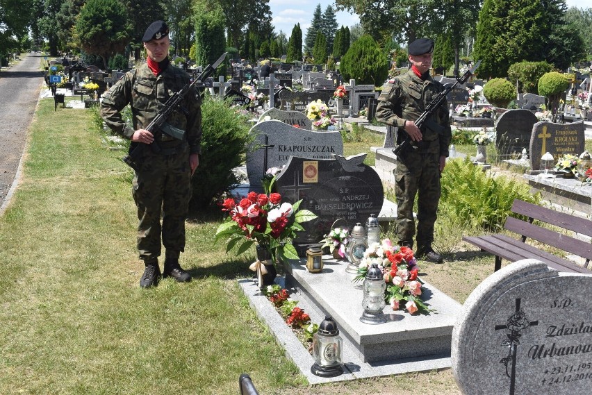Wizyta weterantów-motocyklistów na cmentarzu w Krośnie...