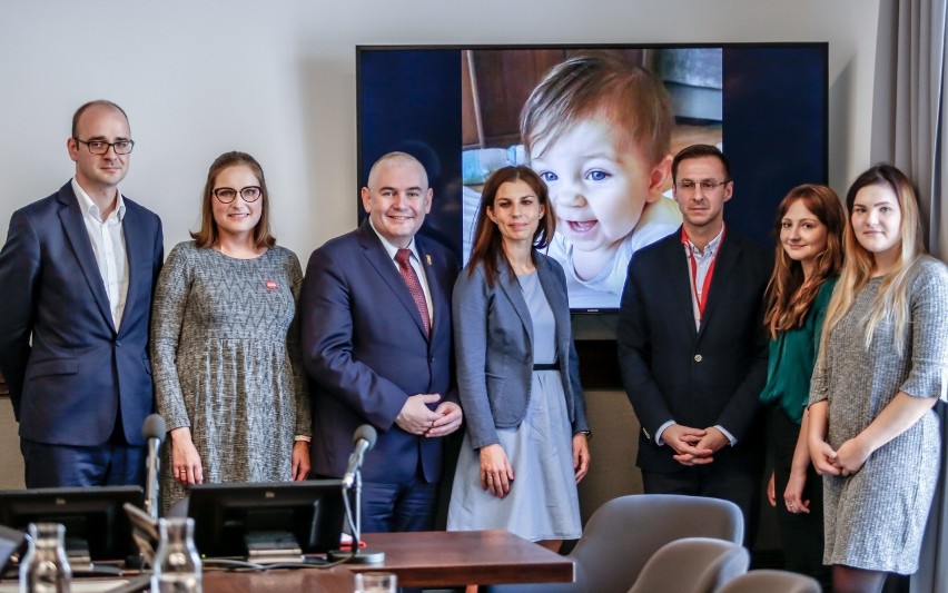 Akcja poszukiwania bliźniaka genetycznego dla rocznego Ludwika. Chłopiec czeka na przeszczep ratujący życie. Możemy mu pomóc!