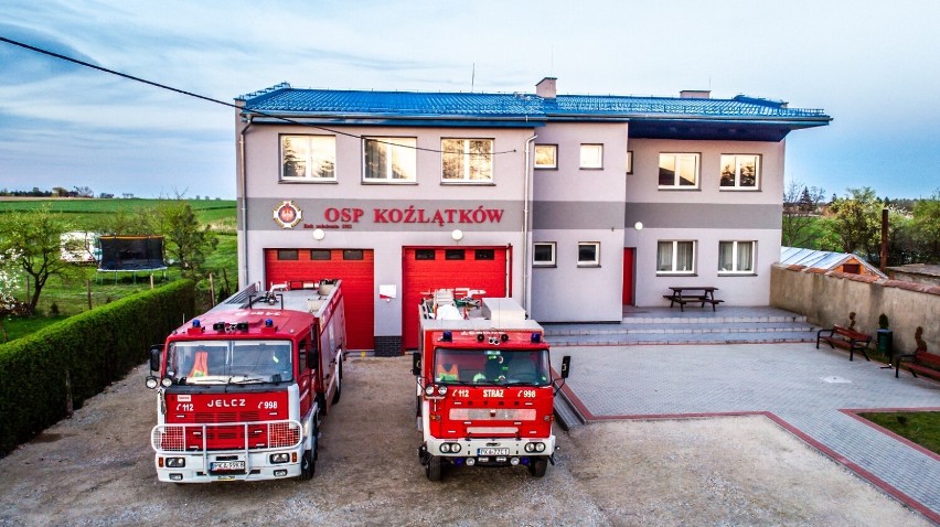 Strażacy OSP Koźlątków doczekali się nowego wozu. ZDJĘCIA