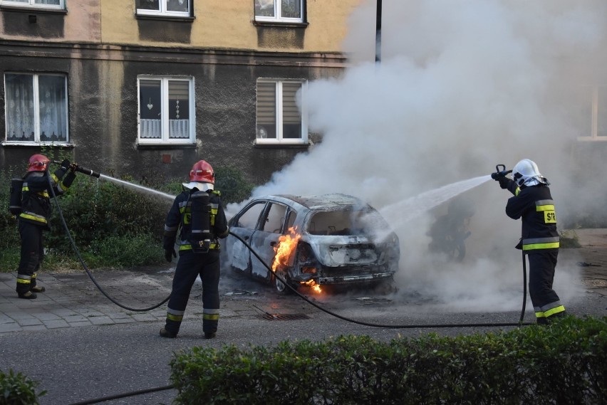 3-latek z płonącego auta w Boguszowicach wciąż nieprzytomny. Znana przyczyna pożaru