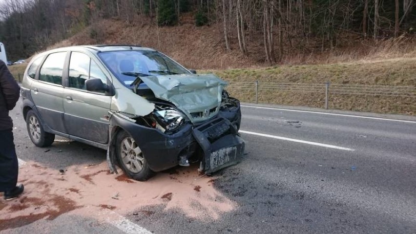 Wypadek na drodze krajowej nr 28 w Paszynie. AKTUALIZACJA