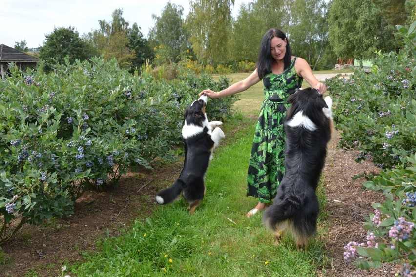 Monika Kołaczyńska ze swoimi psami