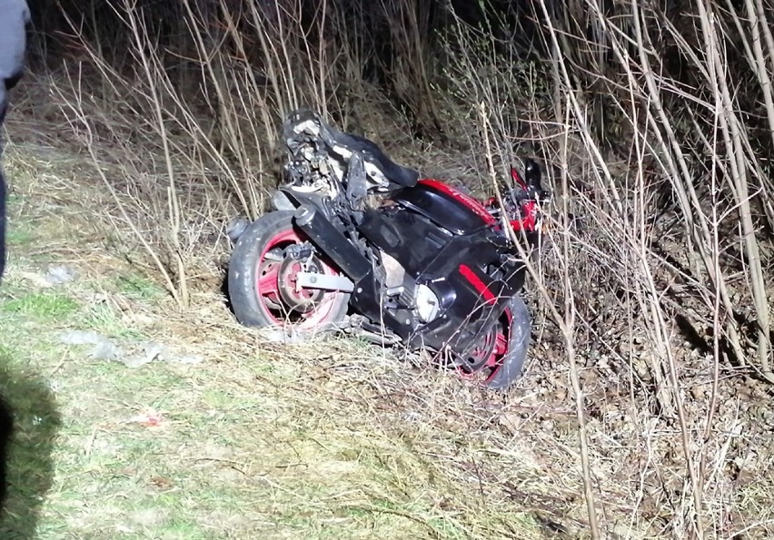 Wypadek w Bereściu: pijany motocyklista wjechał do rowu