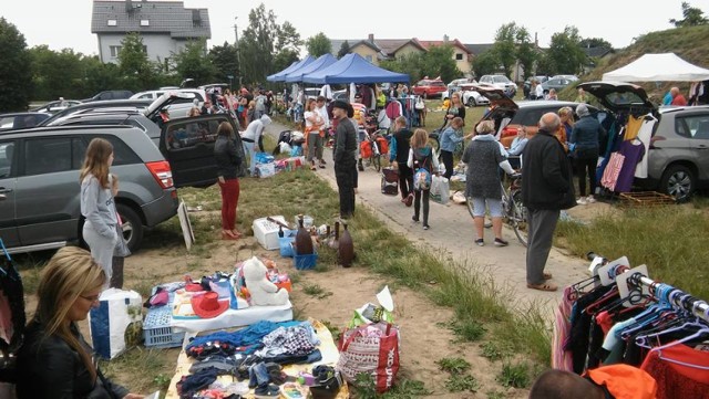 - Zapraszamy już na ostatnią w tym roku Wyprzedaż Garażową przy Górce Kosakowskiej w ostatnią niedzielę września :-) - zachęcają organizatorki. - Wyprzedaż będzie zależna również od pogody. 

Zapraszamy sprzedających, kupujących i wszystkich zainteresowanych naszym wydarzeniem. Każdy może się wystawić