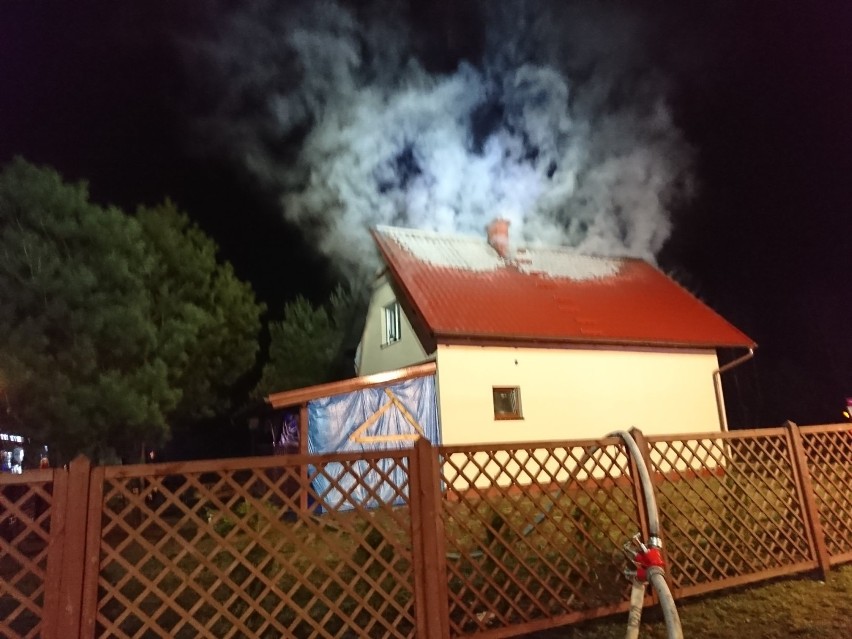 Pożar domu na osiedlu w Rzewnicy