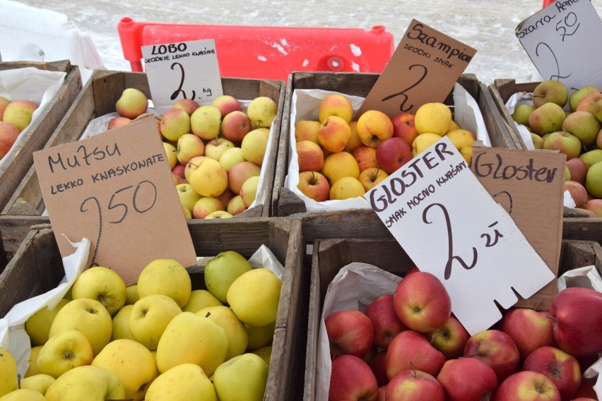 Takie warzywa i owoce kupisz na bazarach w Kielcach we wtorek 7 lutego. Ile trzeba zapłacić? Sprawdź ceny
