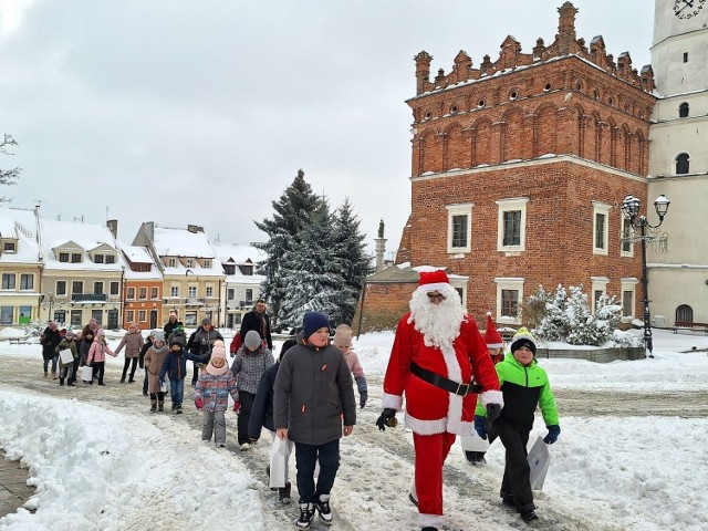 Już po raz trzeci obył się w Sandomierzu magiczny spacer ze Świętym Mikołajem.