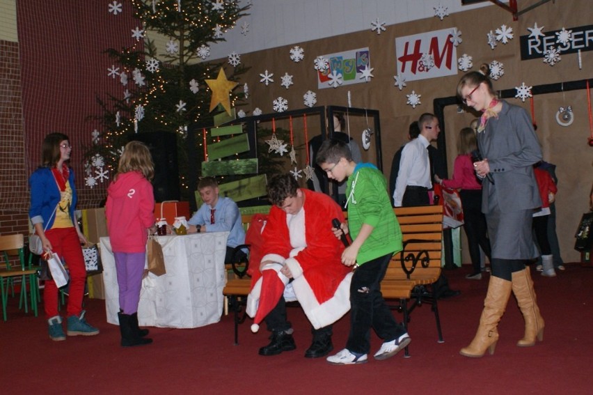 Spotkanie wigilijne w Blizanowie. Ponad 200 osób połamało się opłatkiem. ZDJĘCIA