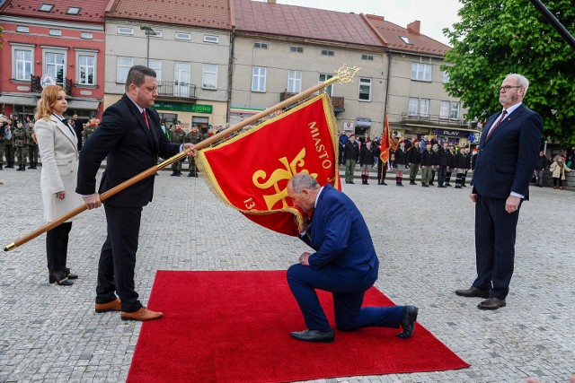 Uroczystość nadania sztandaru Miasta Jasła