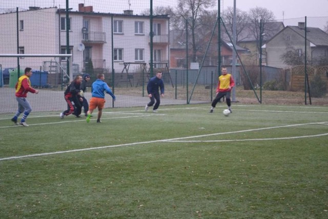 W pierwszym noworocznym meczu w Babiaku piłkarze GKS Nałęcz Babiak pokonali kibiców zarówno w regulaminowych czasie gry, jak i w rzutach karnych. Jak będzie tym razem?