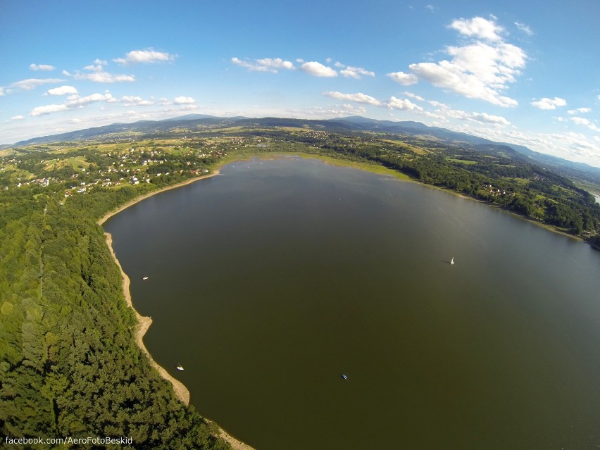 Jezioro Żywieckie z lotu ptaka. Zobacz zdjęcia!