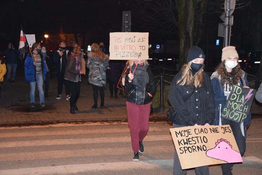 Miejscowych było jak na lekarstwo. Niewielki protest kobiet w Sokółce wsparła ekipa spoza miasta 