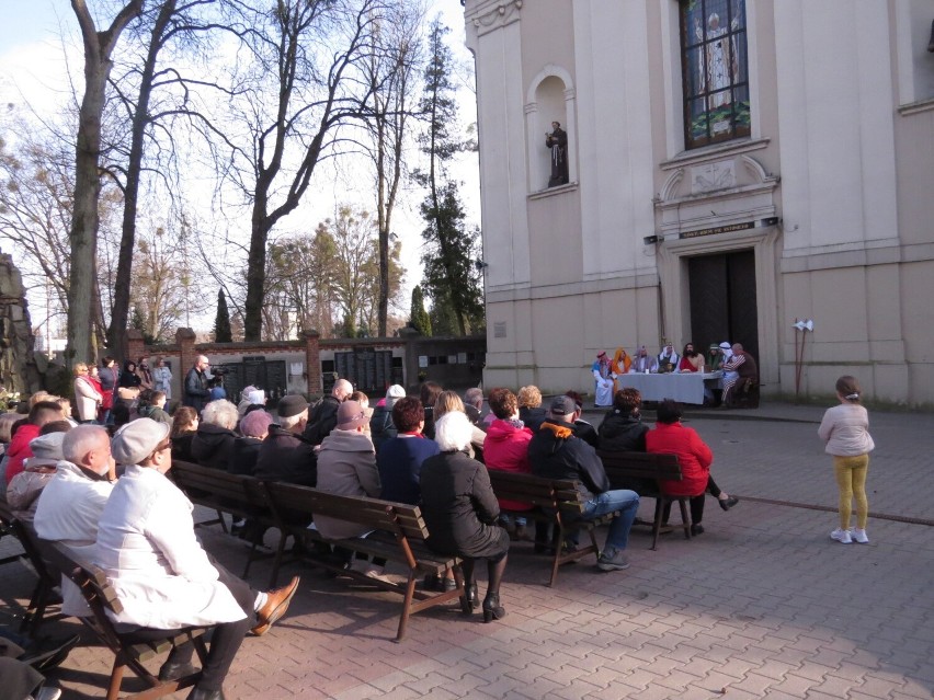 W Wielką Środę przy Klasztorze Franciszkanów w Brodnicy...