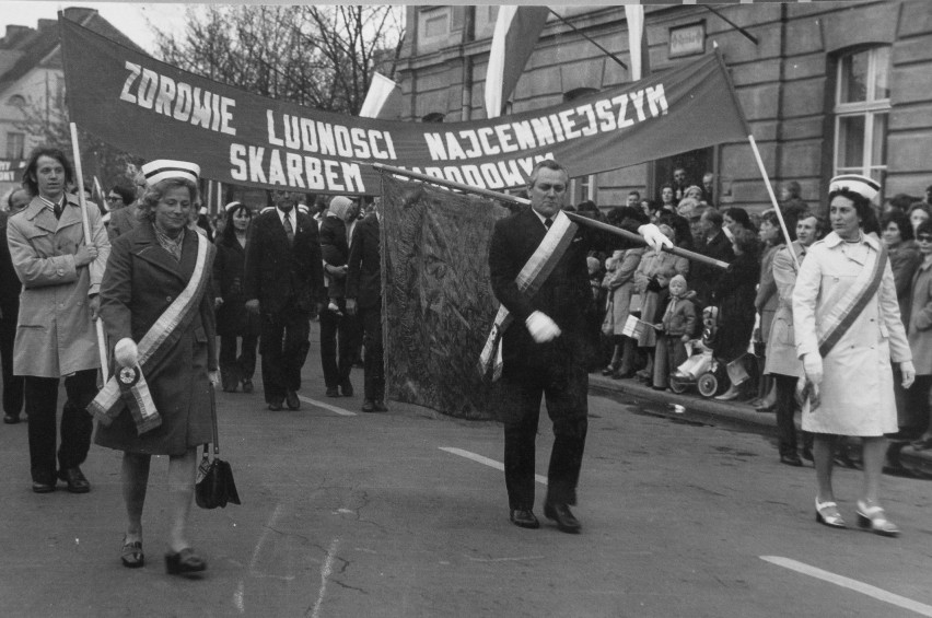 Tyle lat minęło, a hasło znowu aktualne.