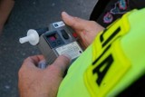 Policjanci zatrzymali nietrzeźwego kierowcę w Ryjewie. Mężczyzna miał prawie 3 promile oraz sądowy zakaz prowadzenia pojazdów