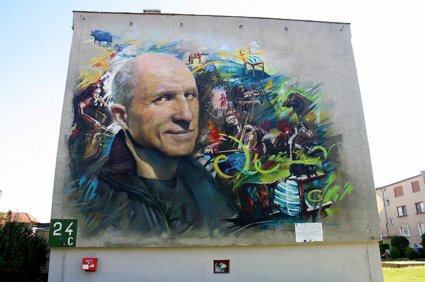 Dzieło zielonogórskich artystów - mural poświęcony zmarłemu...