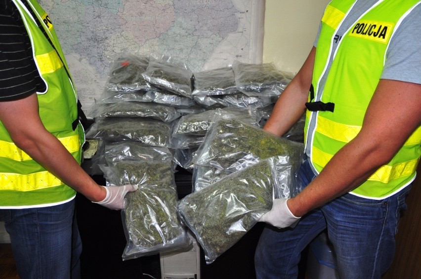 A2 - Dwaj bracia przewozili 21 kilogramów marihuany [ZDJĘCIA]