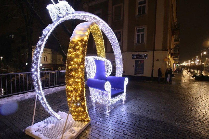 W Kielcach już świątecznie. Zobacz niezwykłe iluminacje [WIDEO, zdjęcia]