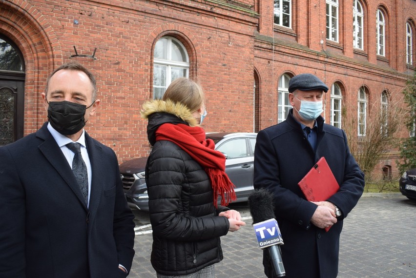 Pięć klubów radnych chce odwołania dyrektora „Dziekanki”. Powodem sytuacja z „udarówką”. Czy czy może zabraknąć też reumatologii?