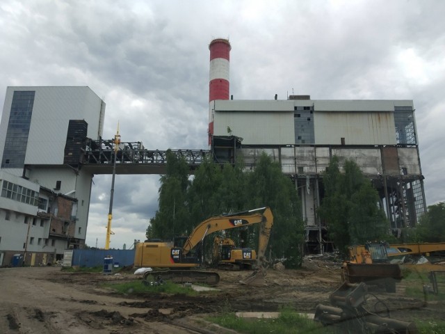 Rozbiórka skończy historię Elektrociepłowni radom. Prace przy ulicy Marii Gajl trwają od jakiegoś czasu.