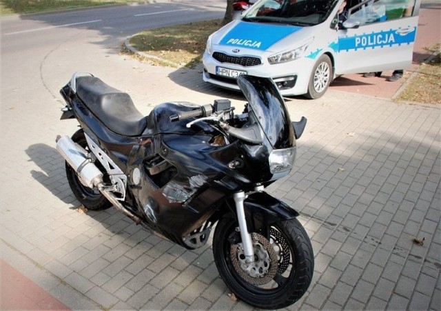 W Gołuchowie 18-letni motocyklista trafił do szpitala. Kierowca nie dostosował prędkości do panujących na drodze warunków