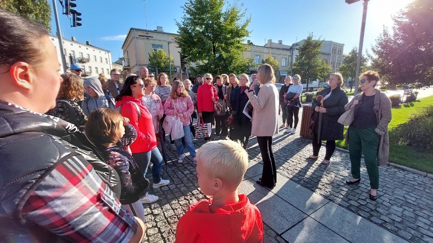 Za nami wędrówka po międzywojennym Tomaszowie z Justyną Biernat. Tomaszowian na spacer zaprosiła biblioteka