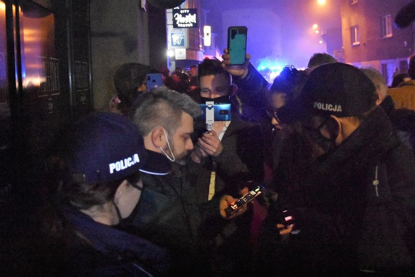 Pod Face 2 Face w Rybniku policja spisała 139 osób po północy