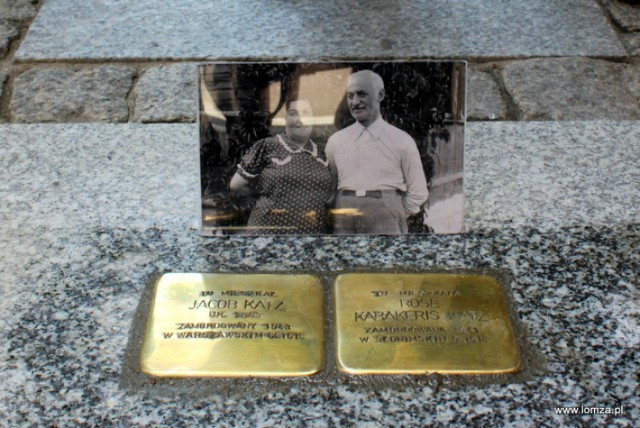 W Łomży pojawiły się kamienie Stolpersteine upamiętniające żydowską rodzinę