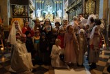Noc Świętych w w Archiopactwie Cystersów w Jędrzejowie. Piękna uroczystość ze świętymi. Zobacz zdjęcia
