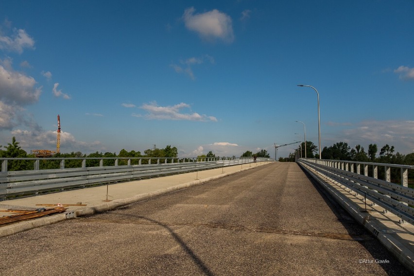Ostrów. Most na Dunajcu przechodzi testy wytrzymałościowe. Nowa przeprawa prawie gotowa do użytku [ZDJĘCIA]
