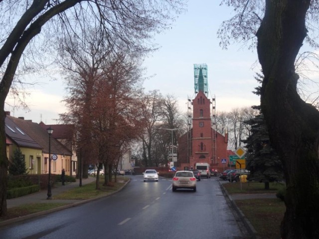 Mniej więcej od pięciu lat trwa remont kościoła w Budzyniu. W 2016 roku zaczęto od remontu wieży