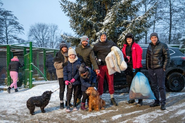 Mieszkańcy najpierw odpowiedzieli na apel w sprawie adopcji zwierząt, a teraz chcą zebrać karmę dla psiaków z Tarnowskiego Azylu dla Zwierząt.