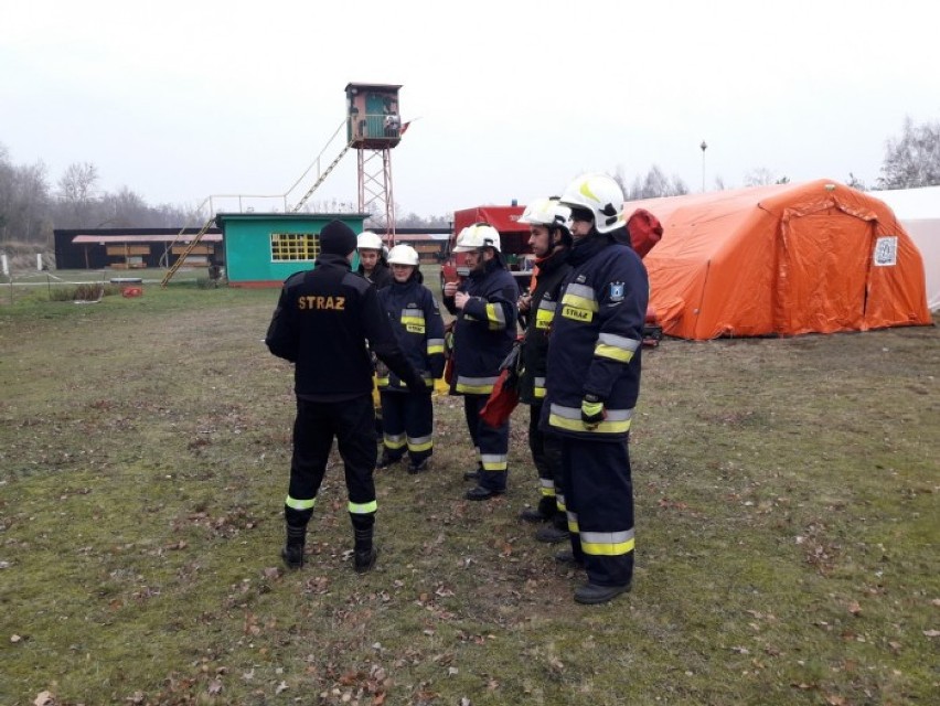Wspólne ćwiczenia strażaków zawodowców i ochotników