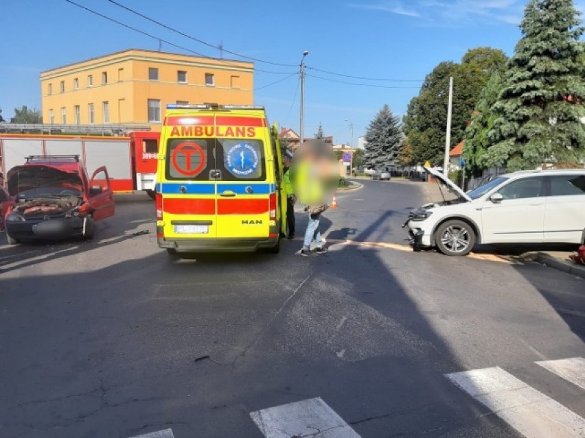 Leszno. Wypadek w Święciechowie. Dwoje kierujących trafiło do szpitala [ZDJĘCIA]