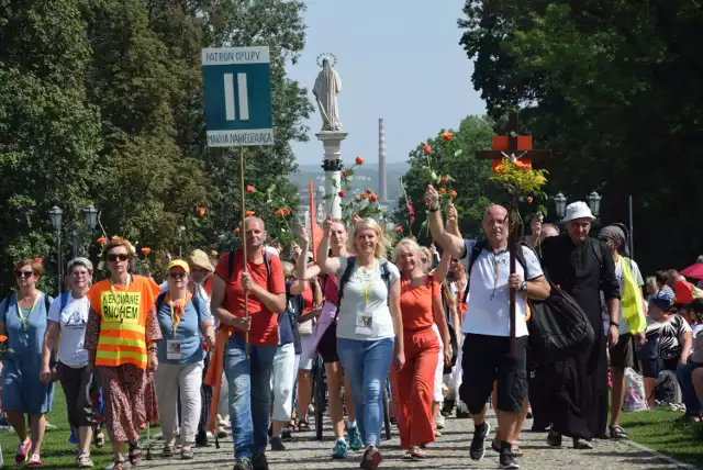 Pielgrzymka sosnowiecka "zameldowała się" pod jasnogórskim szczytem