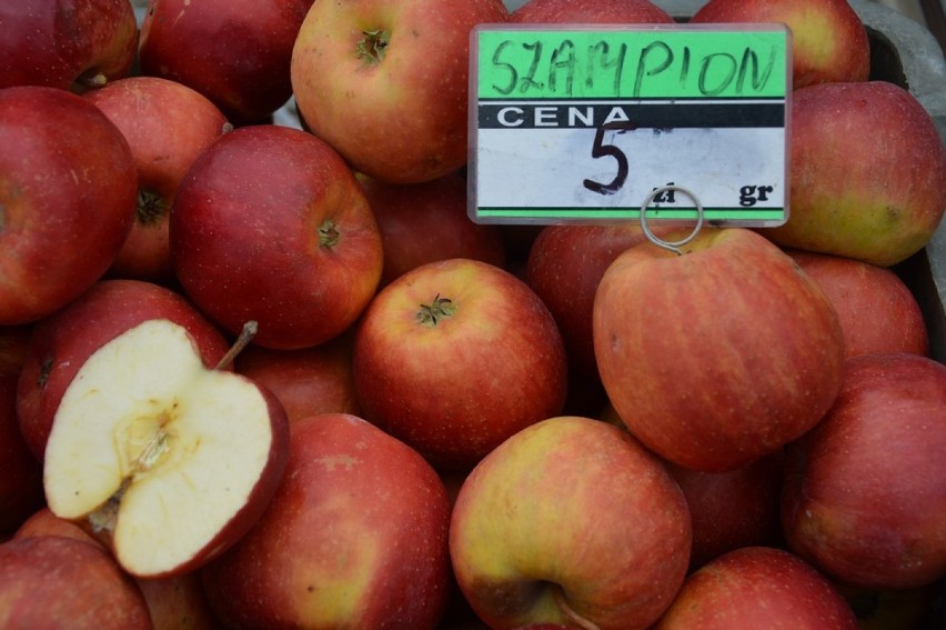 Sprzedawcy warzyw i owoców: "Ceny spadają" [ZDJĘCIA] 