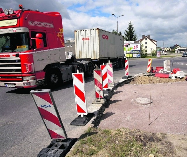 Już w czerwcu na skrzyżowaniu płk. Dąbka, Czernickiego, Wiejskiej i Szkolnej będzie rondo.