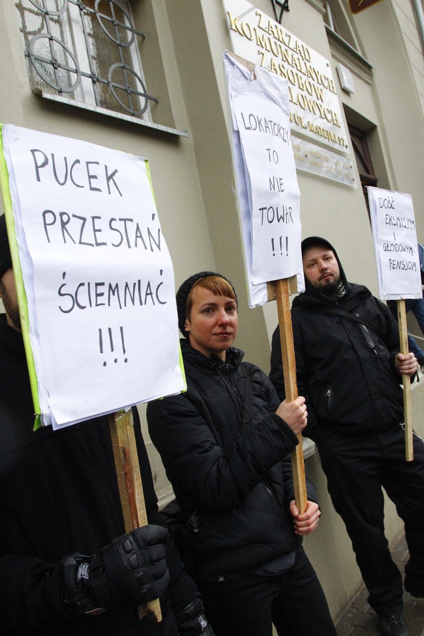 Poznań: Anarchiści protestowali przed ZKZL [ZDJĘCIA, WIDEO]