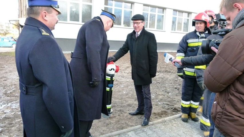 Kolorowy hydrant na straży całą dobę