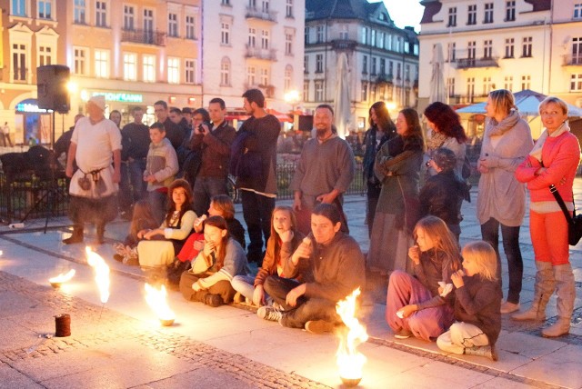 Fireshow odbyło się na kaliskim rynku.