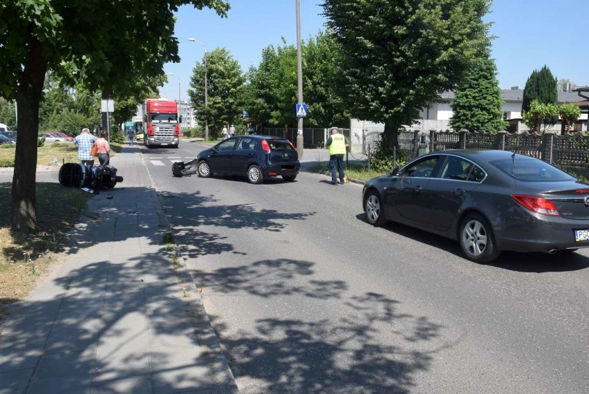 Potrącenie motocyklisty na ulicy Grunwaldzkiej w Gnieźnie