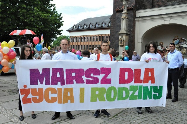 Marsz dla Życia i Rodziny wyruszył z placu przed katedrą.