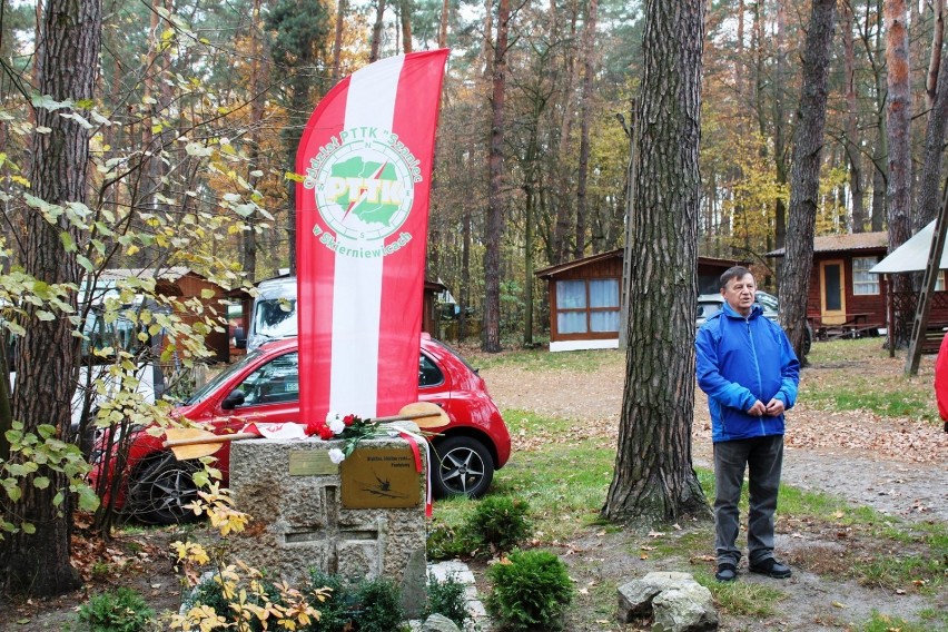 Niepodległość w kajakach i na rzece Rawce [ZDJĘCIA]