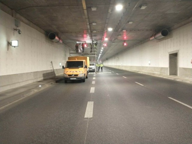 Znów nocne prace w tunelach Trasy Łagiewnickiej. Tym razem będą usuwane nieszczelności. Linie nocne 608 będą kursować po trasie objazdowej