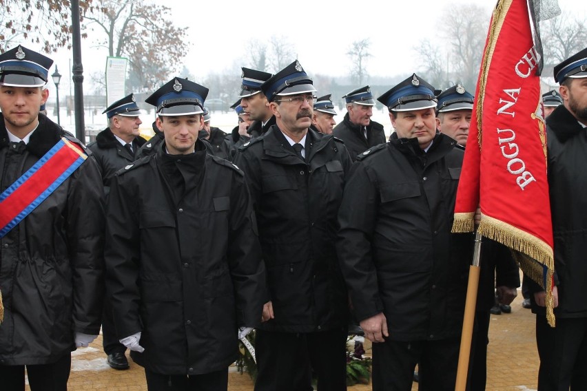 Na cmentarzu w Gołańczy strażacy pożegnali druha Andrzeja Kuraszkiewicza 