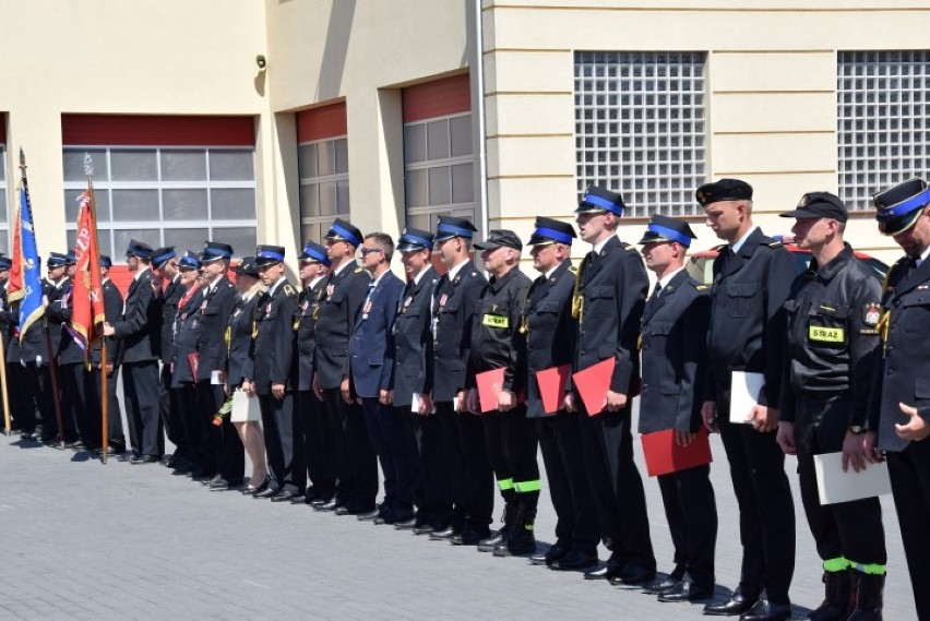 Dzień Strażaka w Pruszczu Gdańskim. Docenieni za służbę - medale, odznaczenia i nagrody  [ZDJĘCIA, WIDEO]