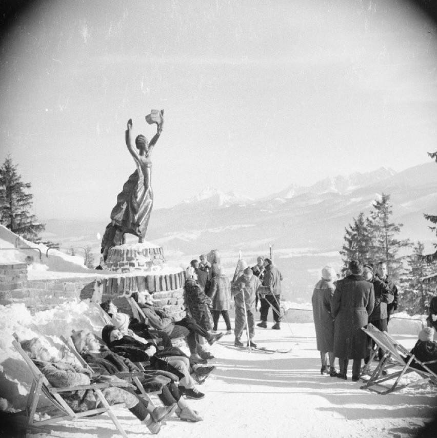 Zakopane. Relaks na Gubałówce! Tłumy już dawno pokochały to miejsce [ARCHIWALNE ZDJĘCIA]