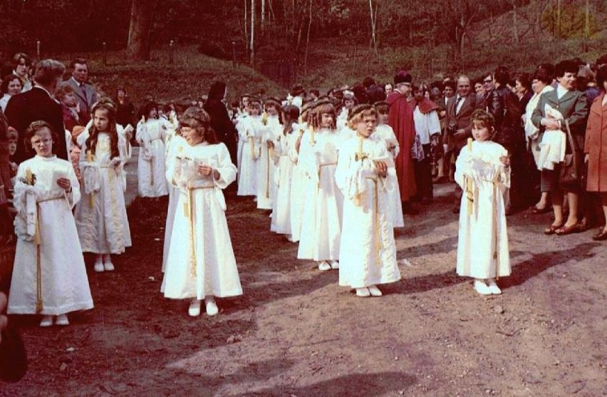 Nawiedzenie Matki Bożej Częstochowskiej. Tak wyglądało w 1977 roku, czyli 45 lat temu w parafii w Ujściu [ZOBACZ ZDJECIA]